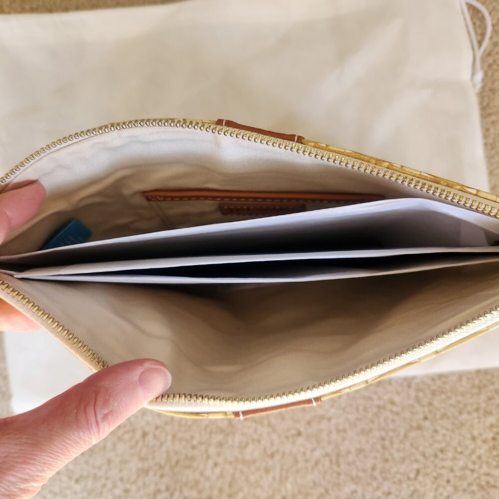 NEW J. McLaughlin Jenna leather clutch - Picture 4 of 8